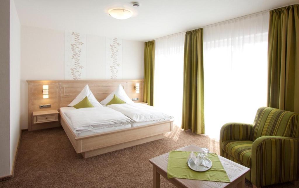 Landhotel Teuteberg باد آرولزن الغرفة الصورة